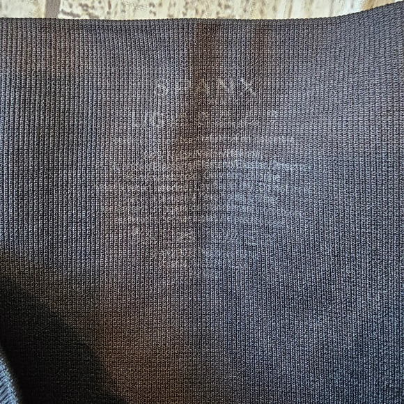 SPANX Women's •Size Large• Seamless Compression Camoflauge Black Gray Leggings - Picture 5 of 8